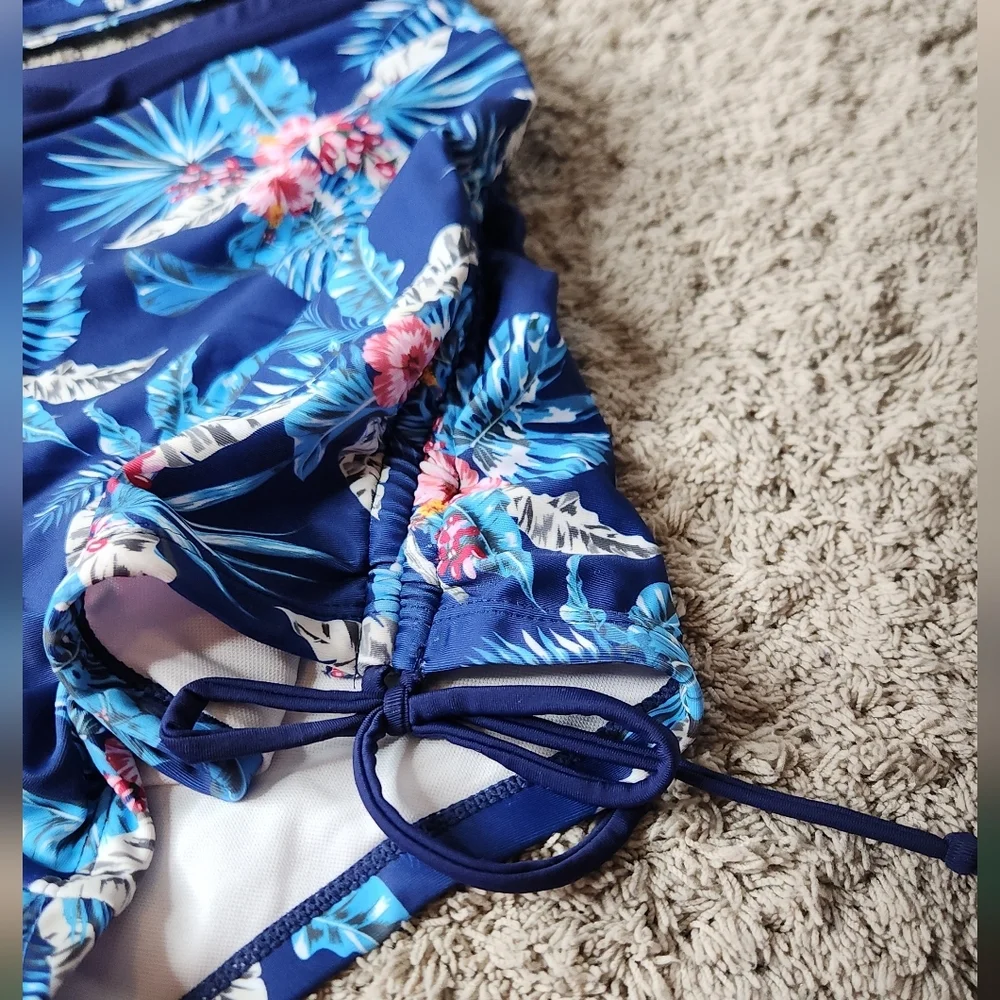 Women's Two Piece Tankini Swim Top With Swim Shorts With Ties - Yonique - L